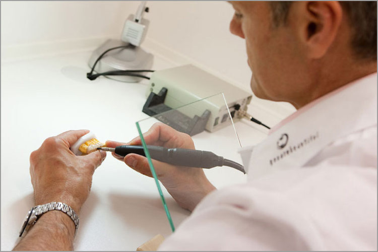 Zahnersatz aus Zahntechniklaboren in Deutschland